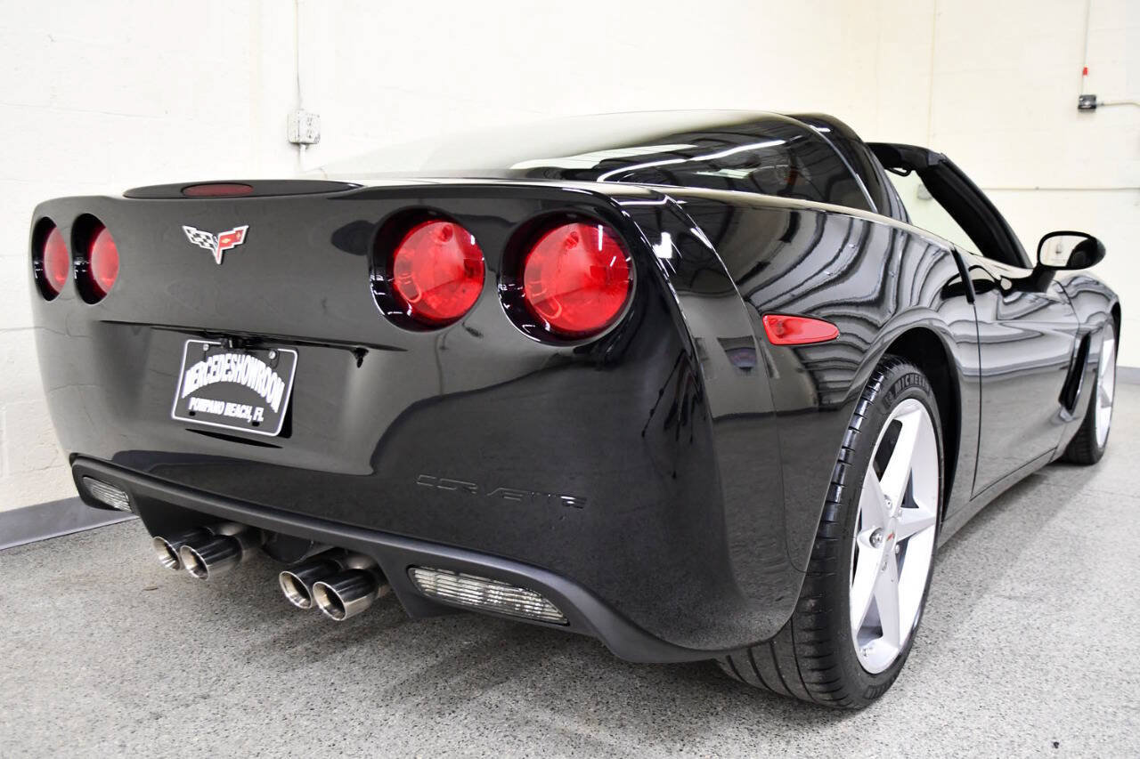 Used 2011 Chevrolet Corvette Coupe w/ 1LT RWD image 8