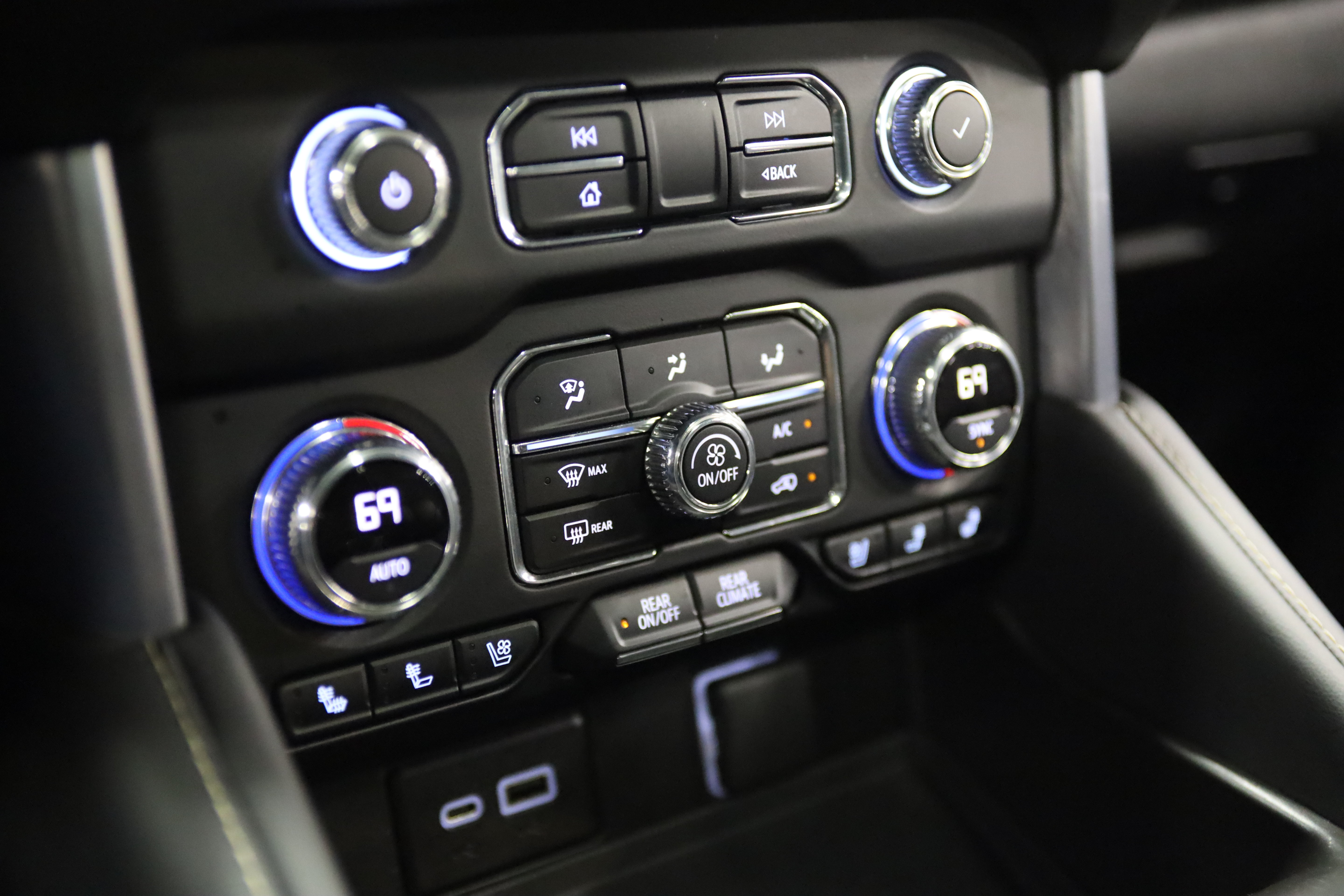 Used 2022 GMC Yukon SLT AWD/4WD image 30