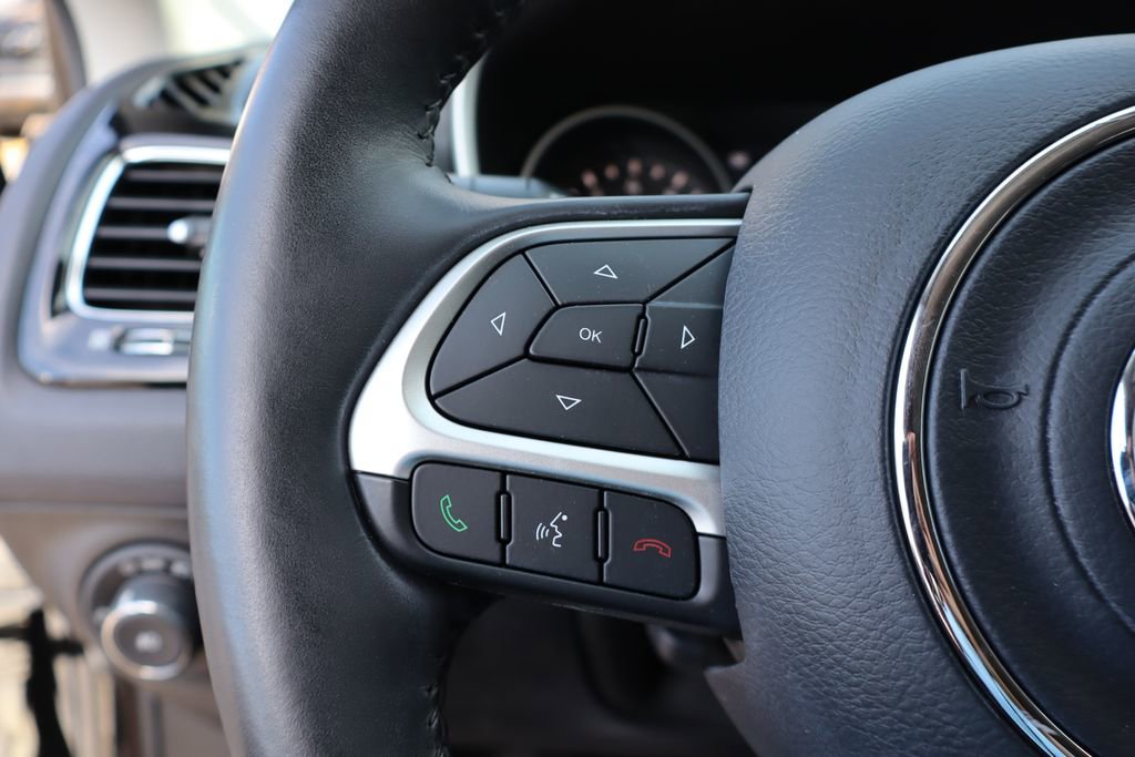 Used 2018 Jeep Compass Latitude w/ Popular Equipment Group FWD image 14