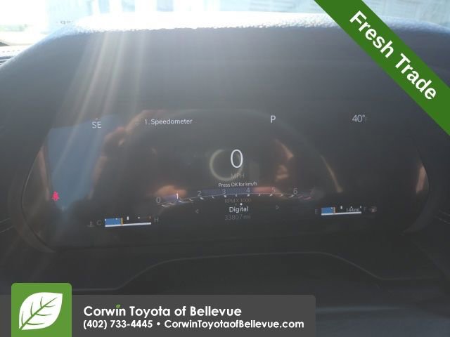 Used 2024 Jeep Grand Cherokee L Altitude AWD/4WD image 13