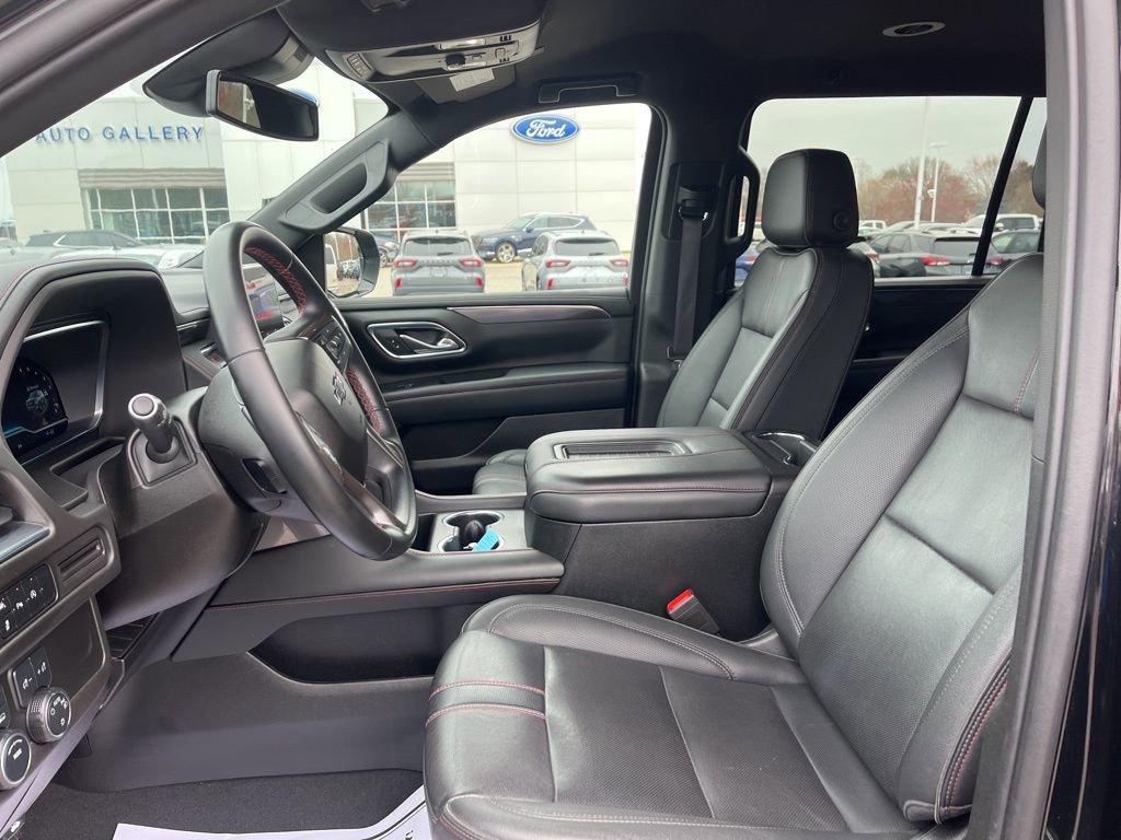 Used 2023 Chevrolet Suburban RST w/ Sport Performance Package image 13