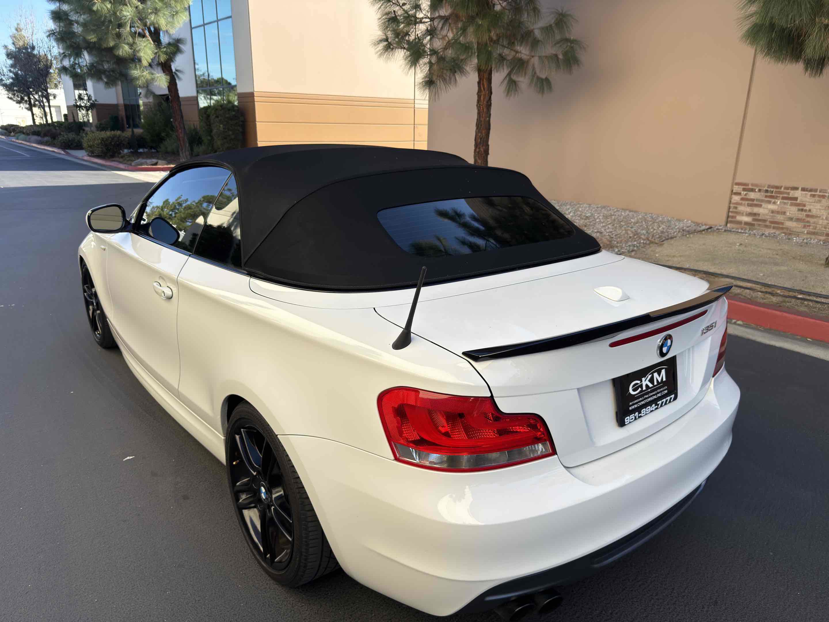 Used 2012 BMW 135i Convertible image 17