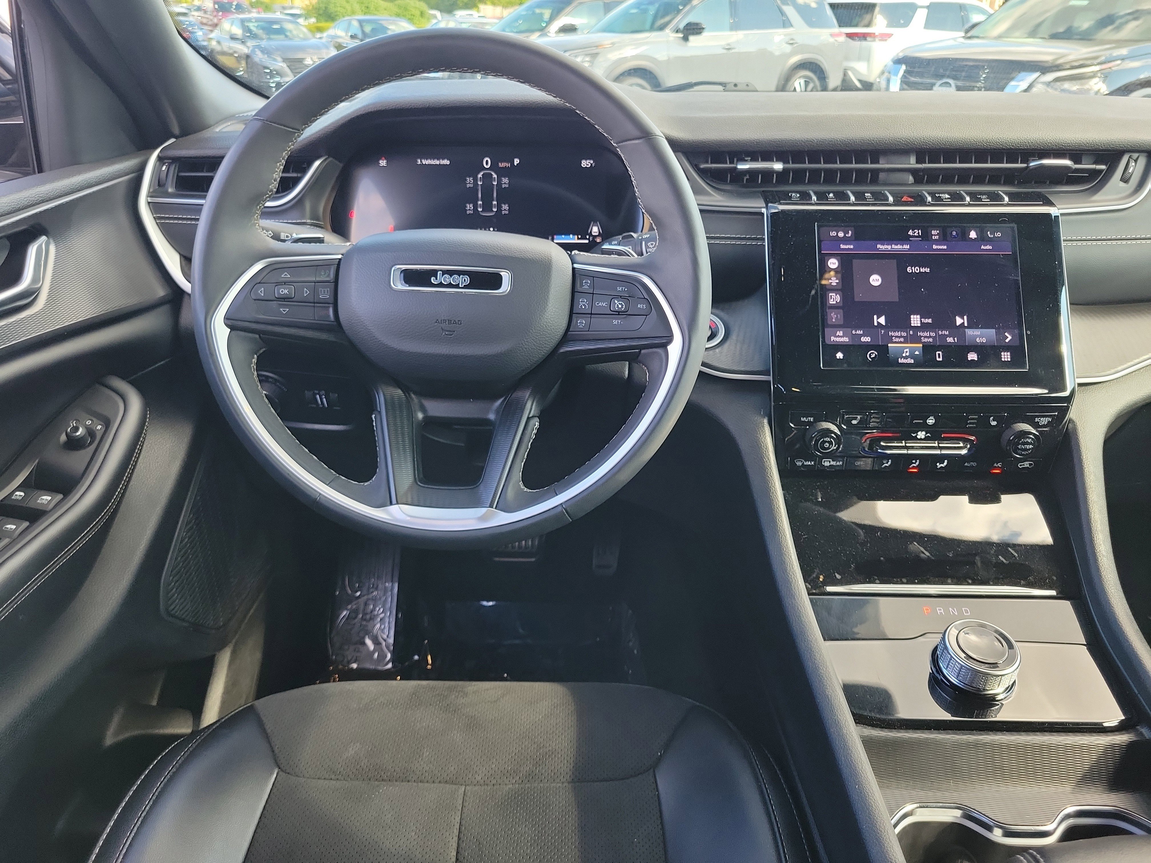 Used 2024 Jeep Grand Cherokee L Laredo image 10