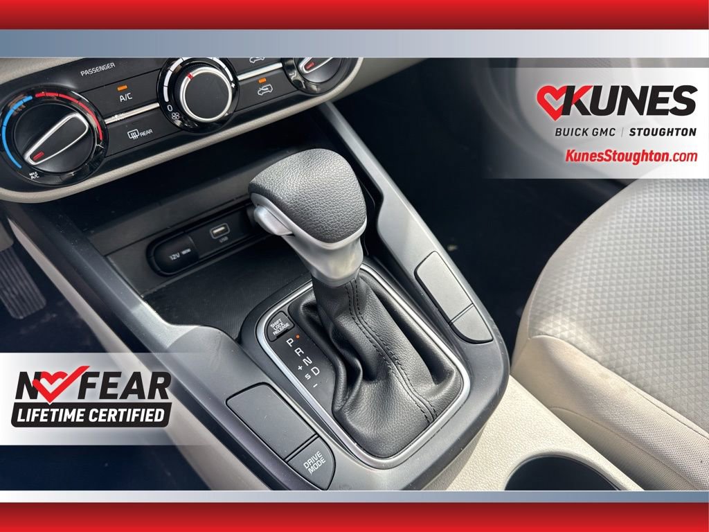 Used 2025 Kia Soul LX image 32