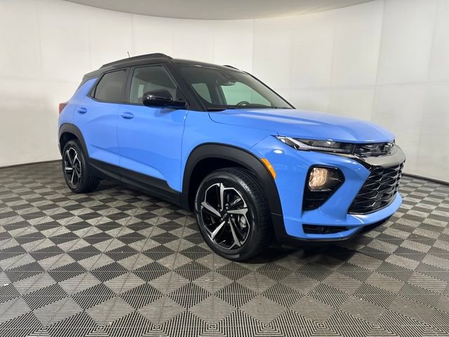 Used 2023 Chevrolet TrailBlazer RS w/ Sun and Liftgate Package image 2