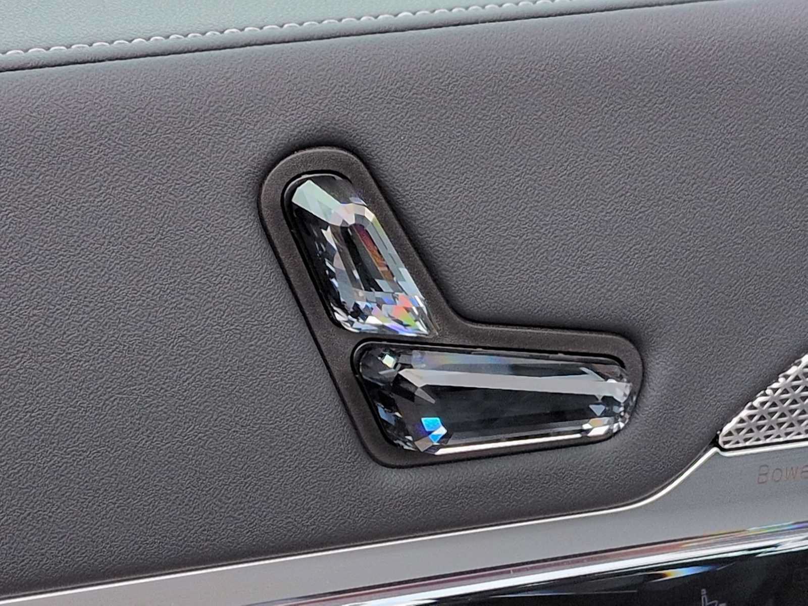 New 2025 BMW 740i xDrive AWD/4WD image 18