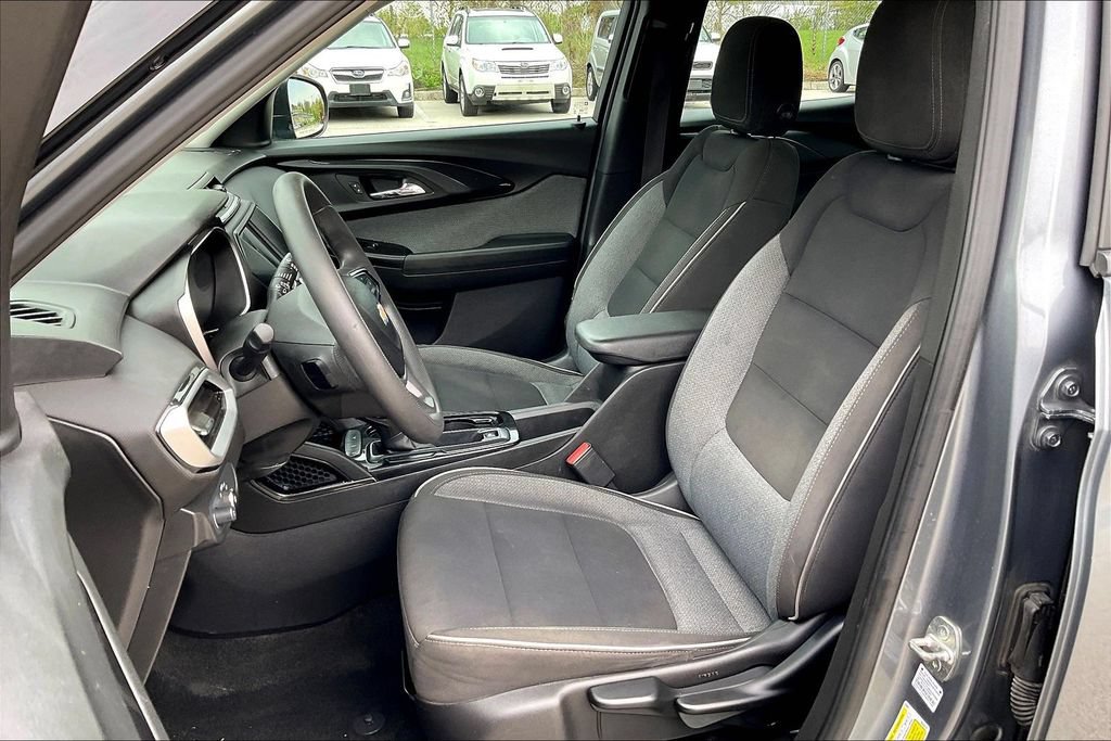 Used 2022 Chevrolet TrailBlazer LS FWD image 24