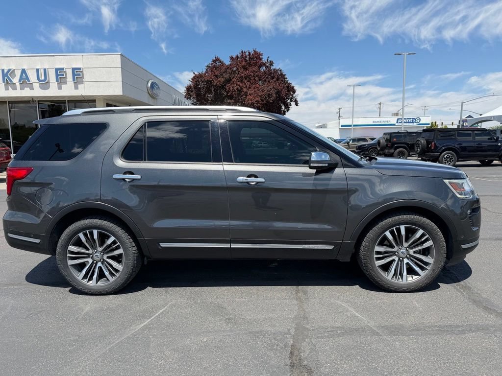 Used 2018 Ford Explorer Platinum AWD/4WD image 2