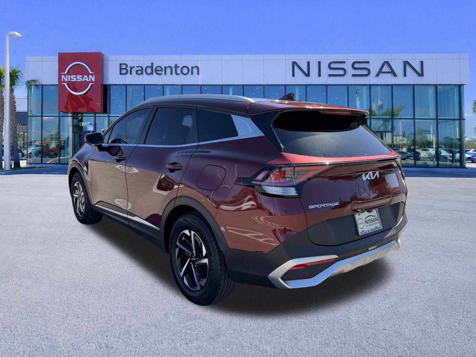 Used 2023 Kia Sportage LX image 7