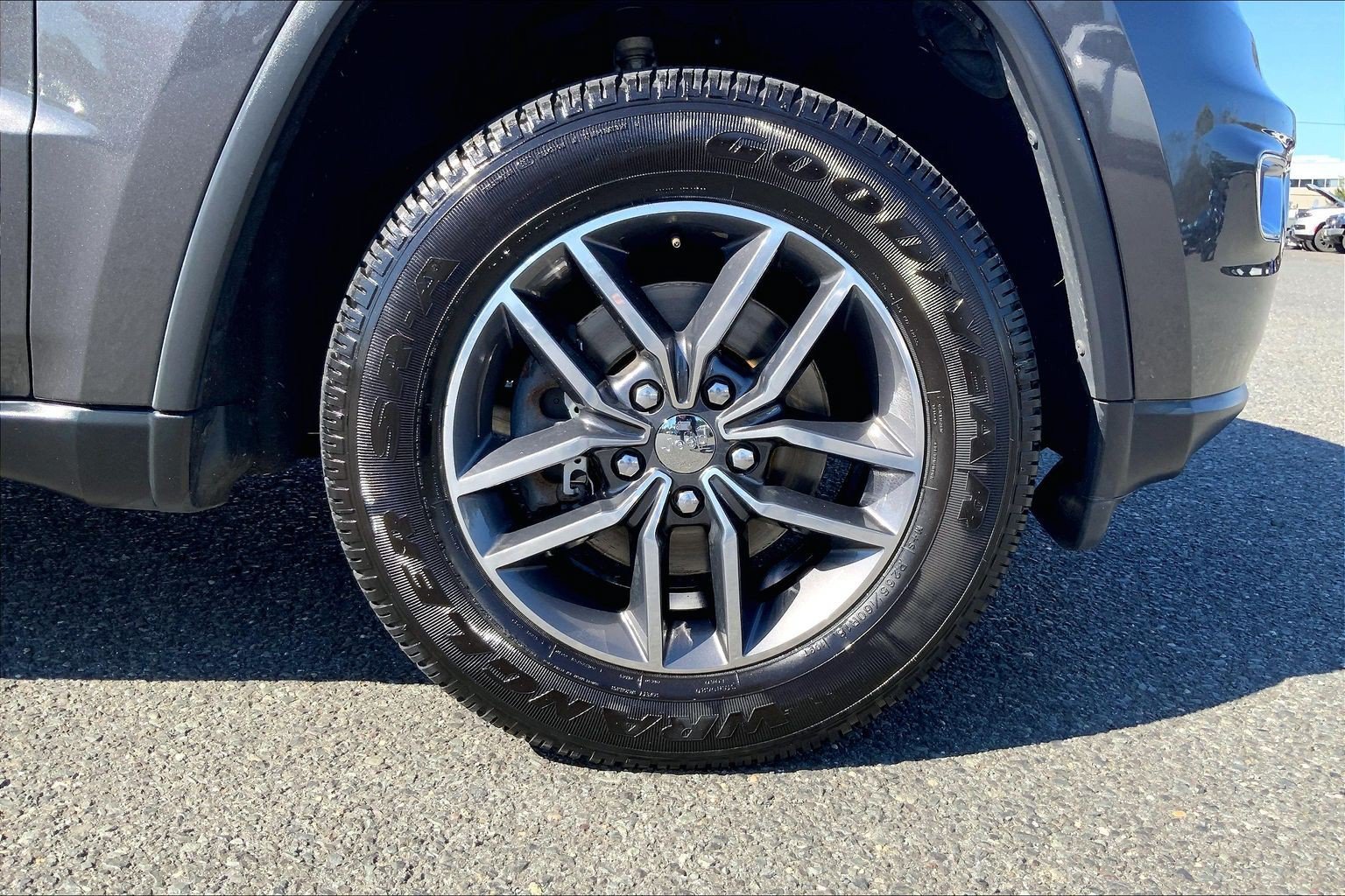 Used 2017 Jeep Grand Cherokee Limited w/ Trailer Tow Group IV AWD/4WD image 9