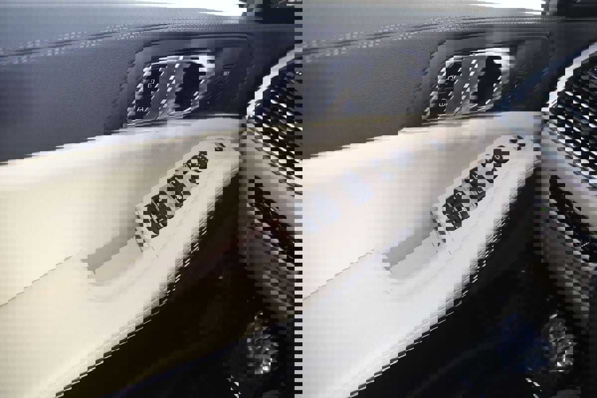 Used 2022 BMW X5 xDrive45e AWD/4WD image 35