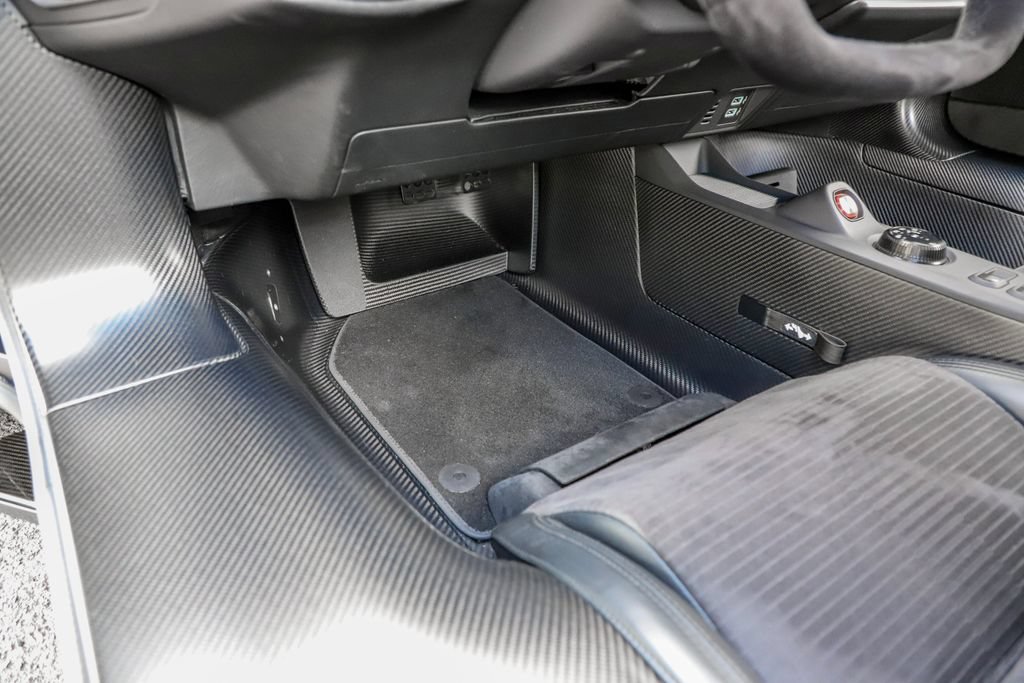 Used 2017 Ford GT RWD image 97