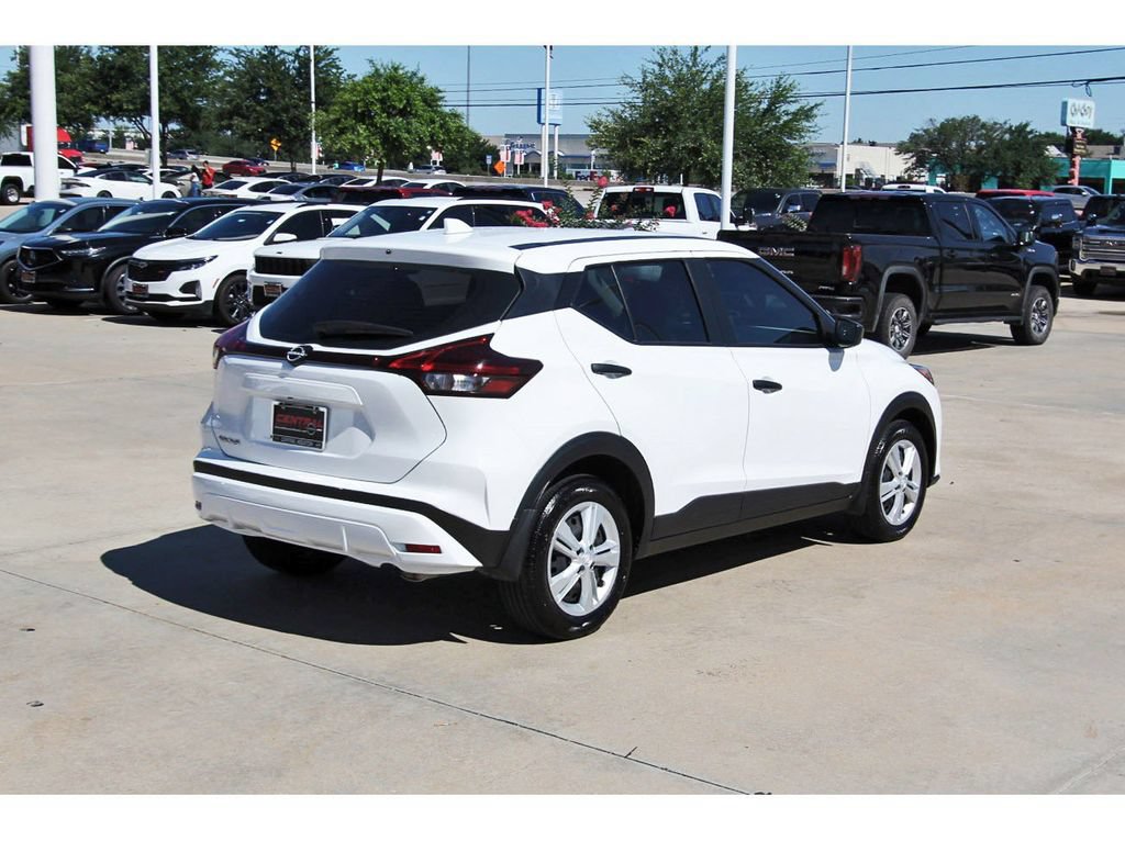 Used 2025 Nissan Kicks Play S FWD image 6
