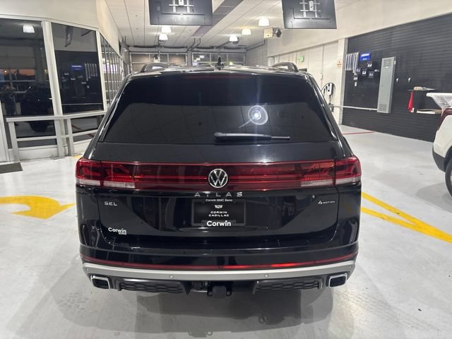Used 2024 Volkswagen Atlas Peak Edition SEL AWD/4WD image 8