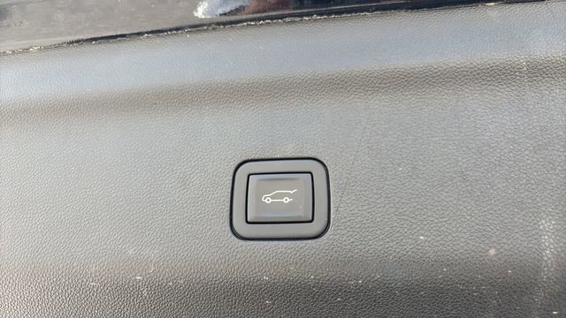 Used 2024 GMC Yukon Denali image 39