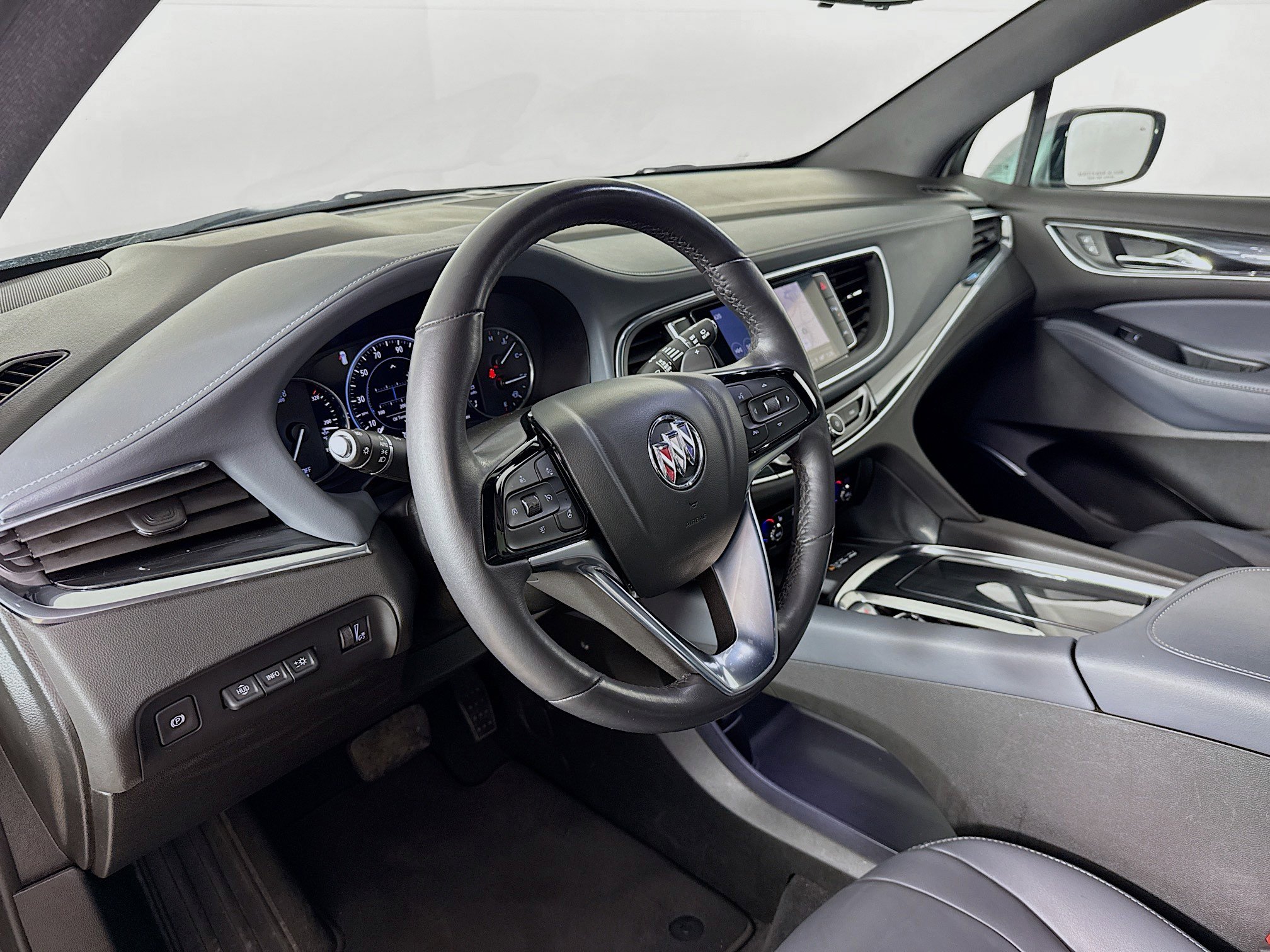 Used 2024 Buick Enclave Premium image 8