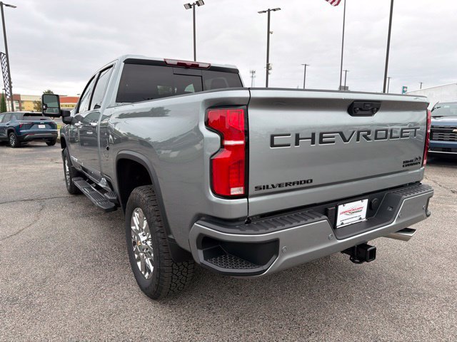 New 2026 Chevrolet Silverado 2500 High Country w/ LPO, Dark Essentials Package AWD/4WD image 5