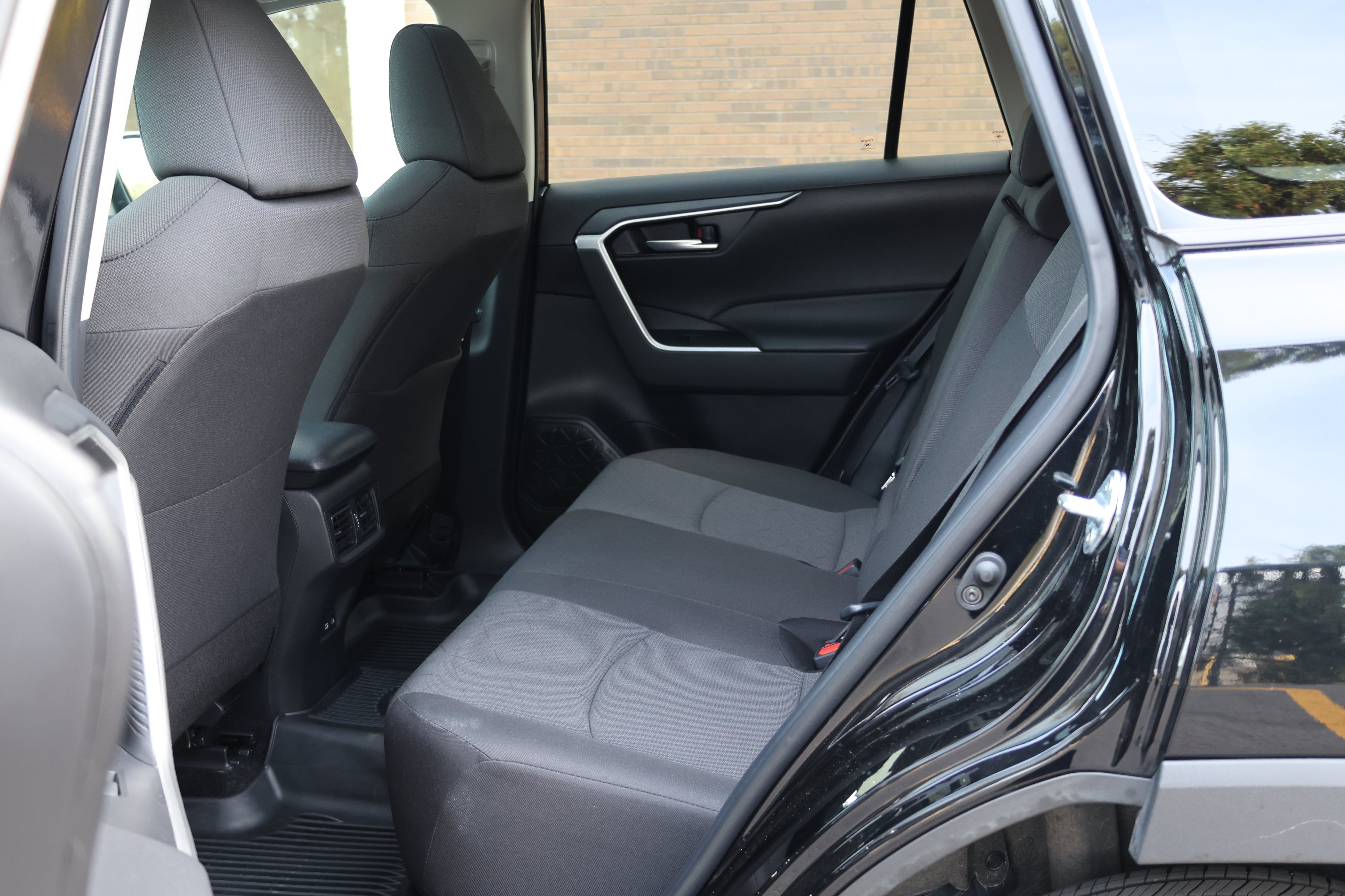 Used 2024 Toyota RAV4 XLE w/ Convenience Package AWD/4WD image 16