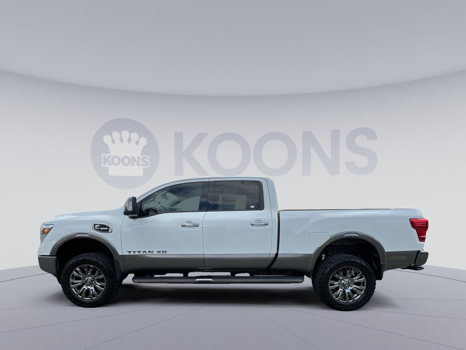 Used 2019 Nissan Titan Platinum Reserve w/ Platinum Utility Package AWD/4WD image 7