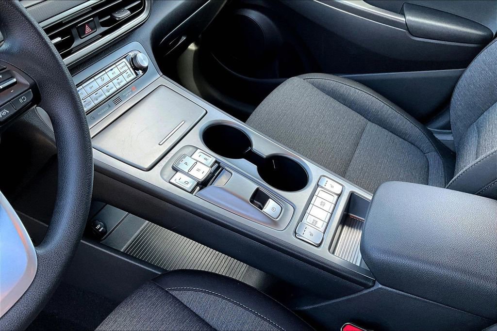 Used 2023 Hyundai Kona SE image 19