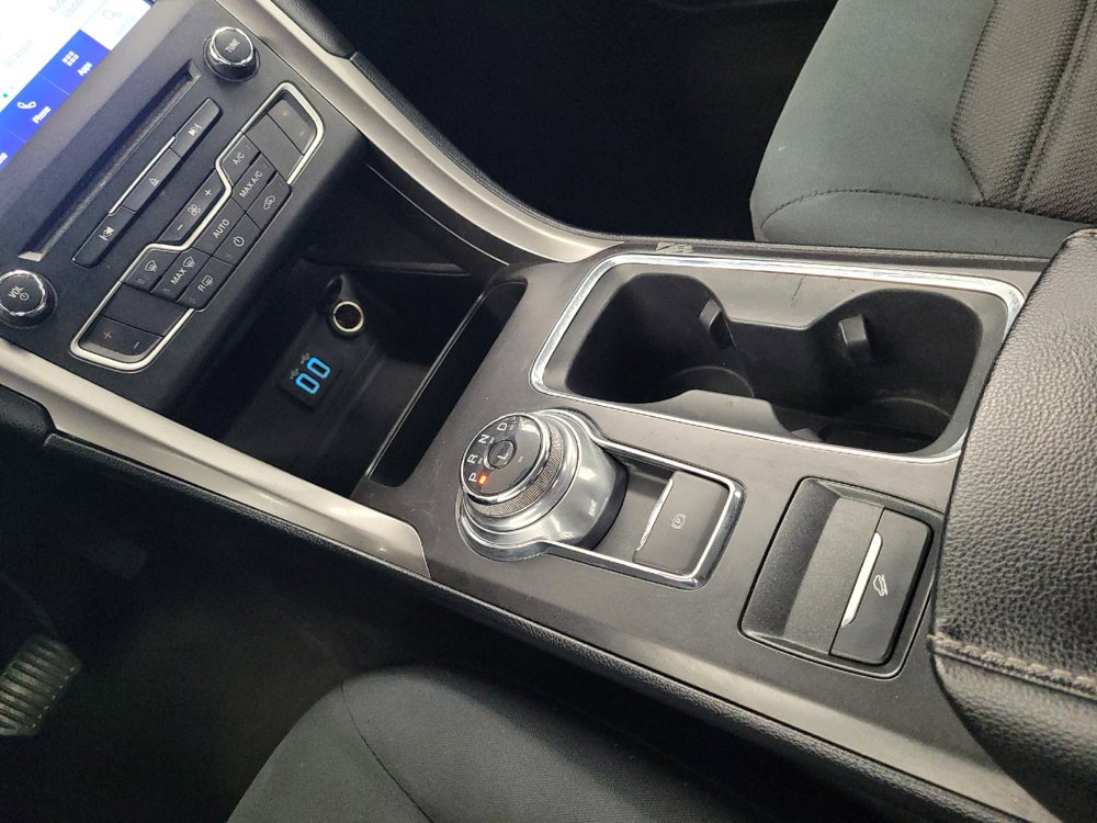 Used 2019 Ford Fusion SE FWD image 26