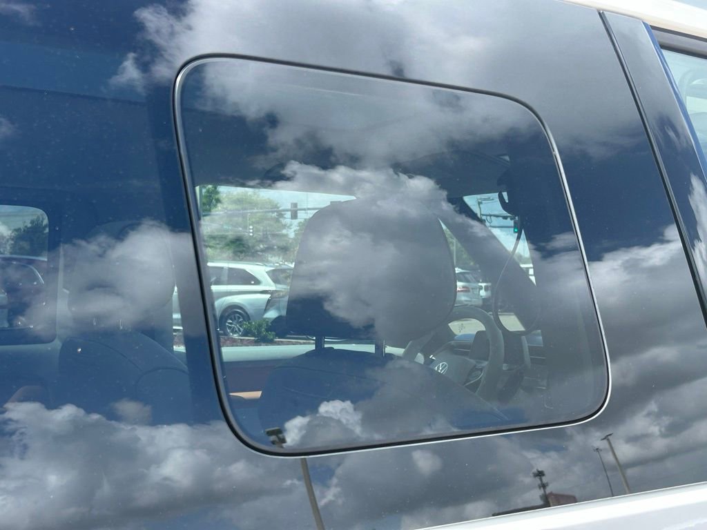 Used 2025 Volkswagen ID. Buzz 1st Edition image 53