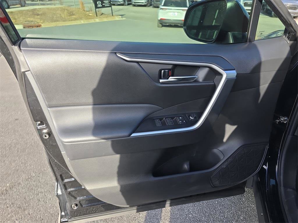 Used 2024 Toyota RAV4 AWD Hybrid image 19