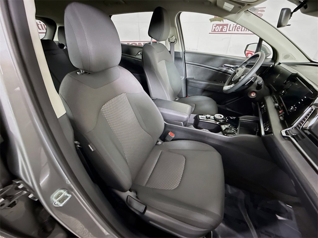 Used 2023 Kia Sportage LX image 29