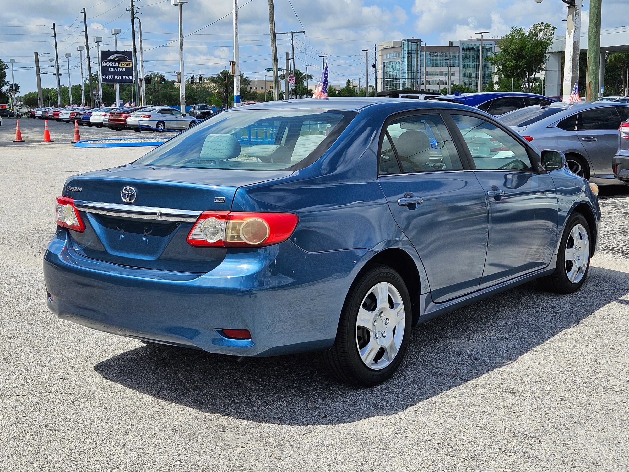 Used 2013 Toyota Corolla LE FWD image 7