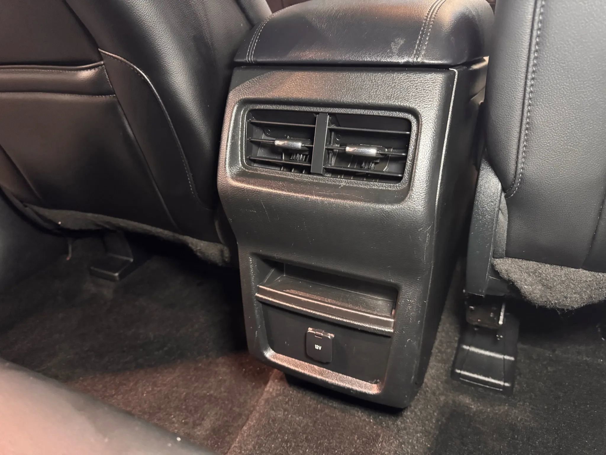 Used 2020 Ford Edge SEL w/ Cold Weather Package image 18