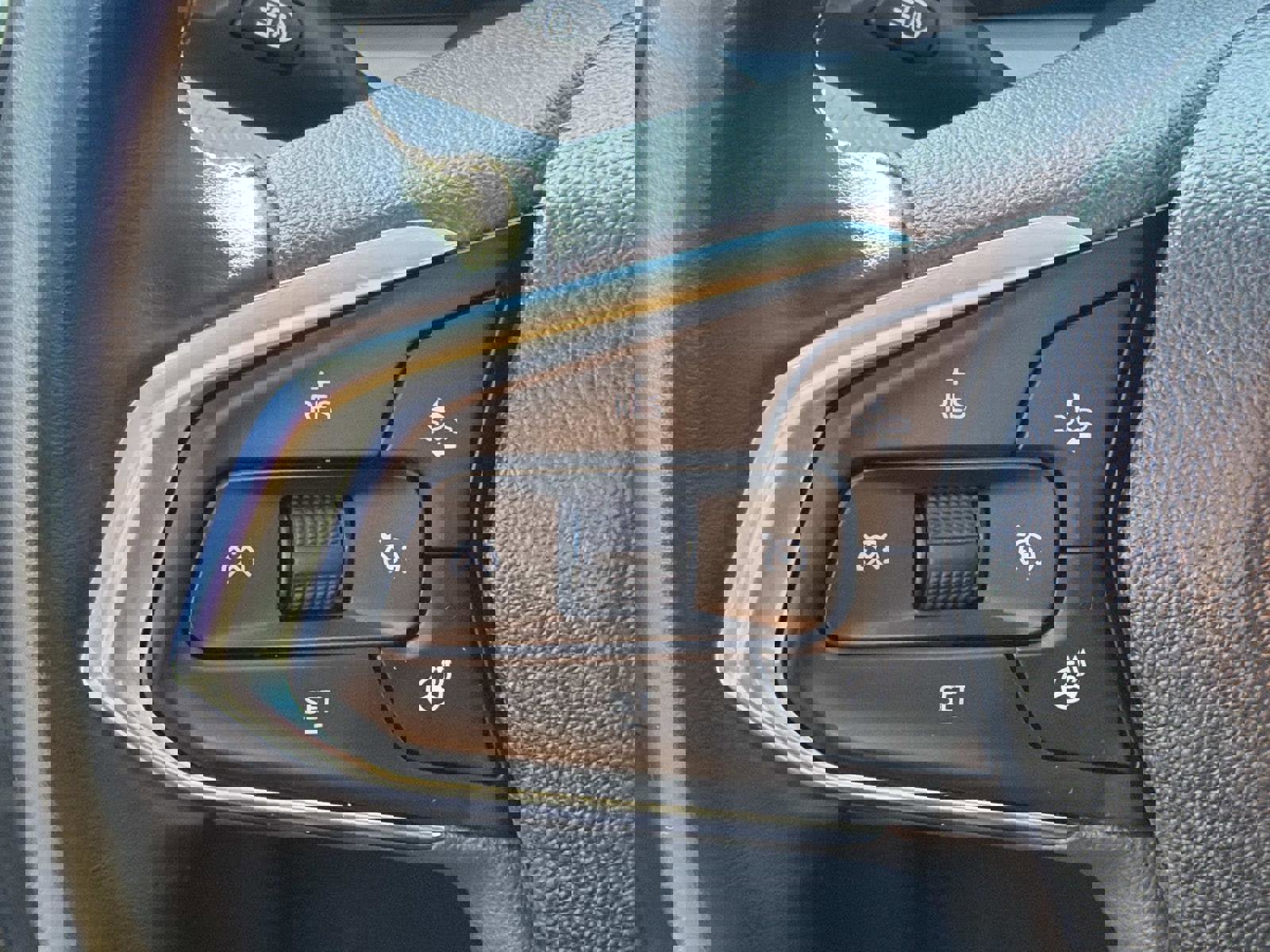 Certified 2025 Chevrolet Trax LT w/ Driver Confidence Package image 6