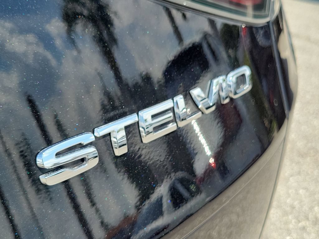 Used 2024 Alfa Romeo Stelvio Ti AWD/4WD image 6