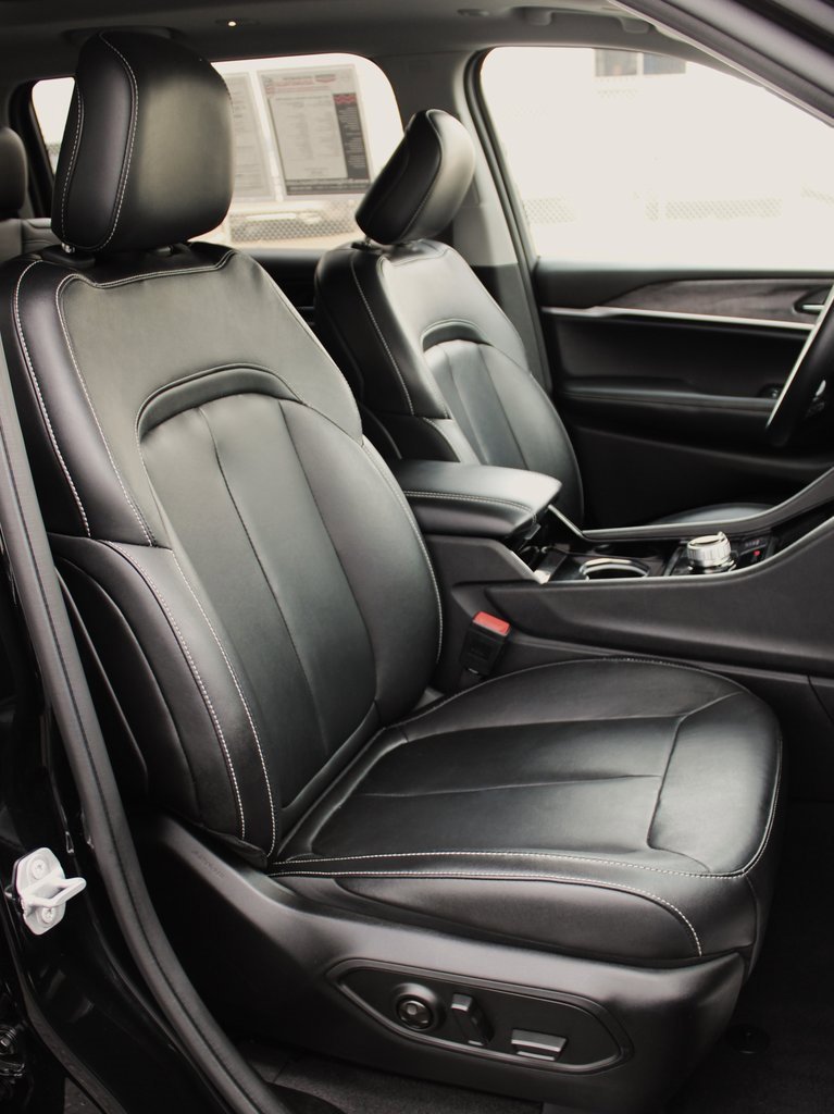 Used 2022 Jeep Grand Cherokee L Limited image 24