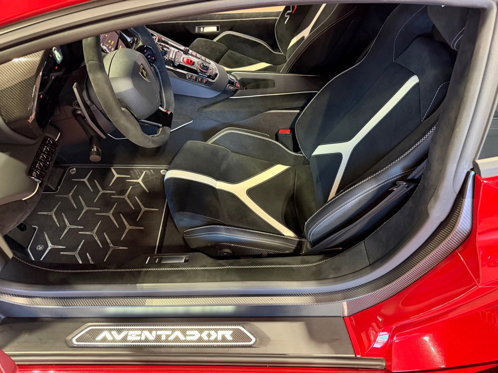 Used 2019 Lamborghini Aventador SVJ image 24