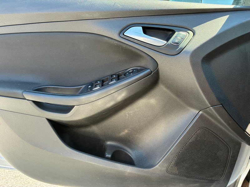Used 2017 Ford Focus SE FWD image 12