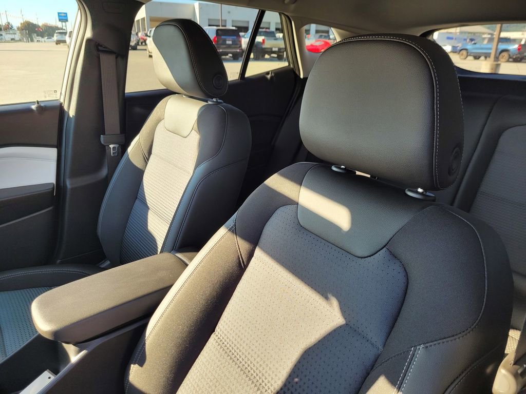 New 2026 Chevrolet Trax LT w/ Driver Confidence Package image 12