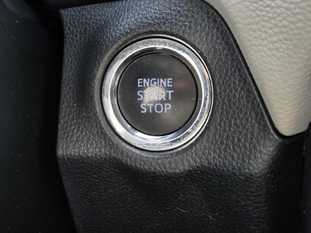 Used 2021 Toyota RAV4 XLE Premium FWD image 30