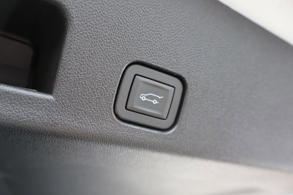 New 2026 Chevrolet Traverse LT w/ Sun and Wheel Package image 36