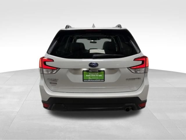 Used 2022 Subaru Forester Limited image 8