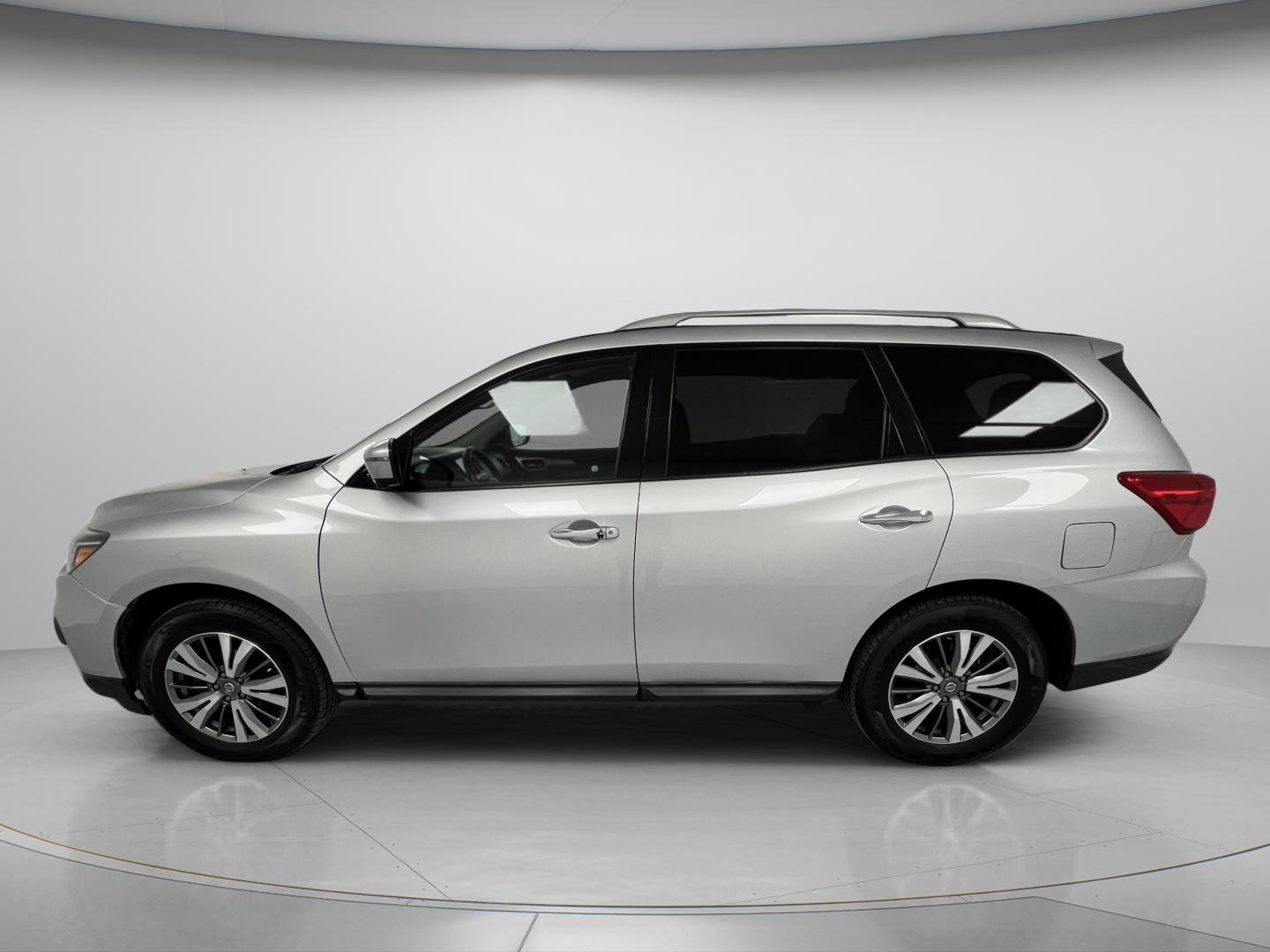 Used 2019 Nissan Pathfinder SL AWD/4WD image 6