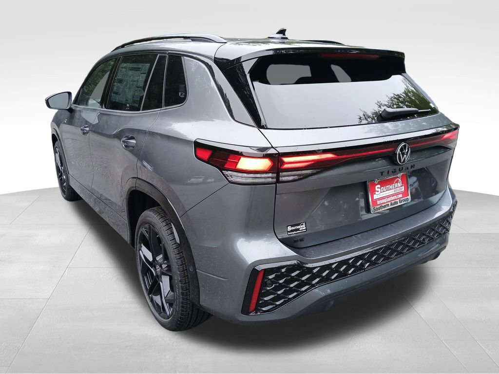 New 2026 Volkswagen Tiguan SE R-Line image 3