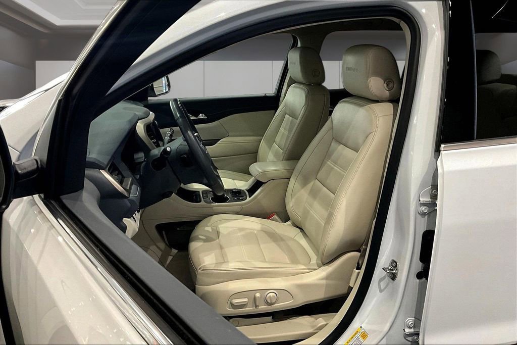 Used 2023 GMC Acadia Denali w/ Denali Ultimate Package AWD/4WD image 21