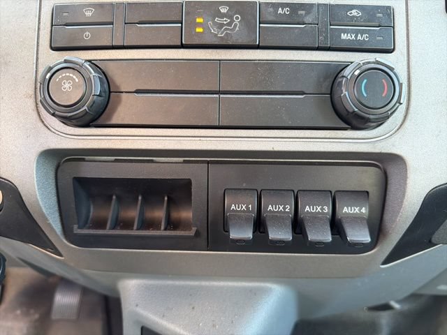 Used 2016 Ford F750 2WD Regular Cab Super Duty image 21
