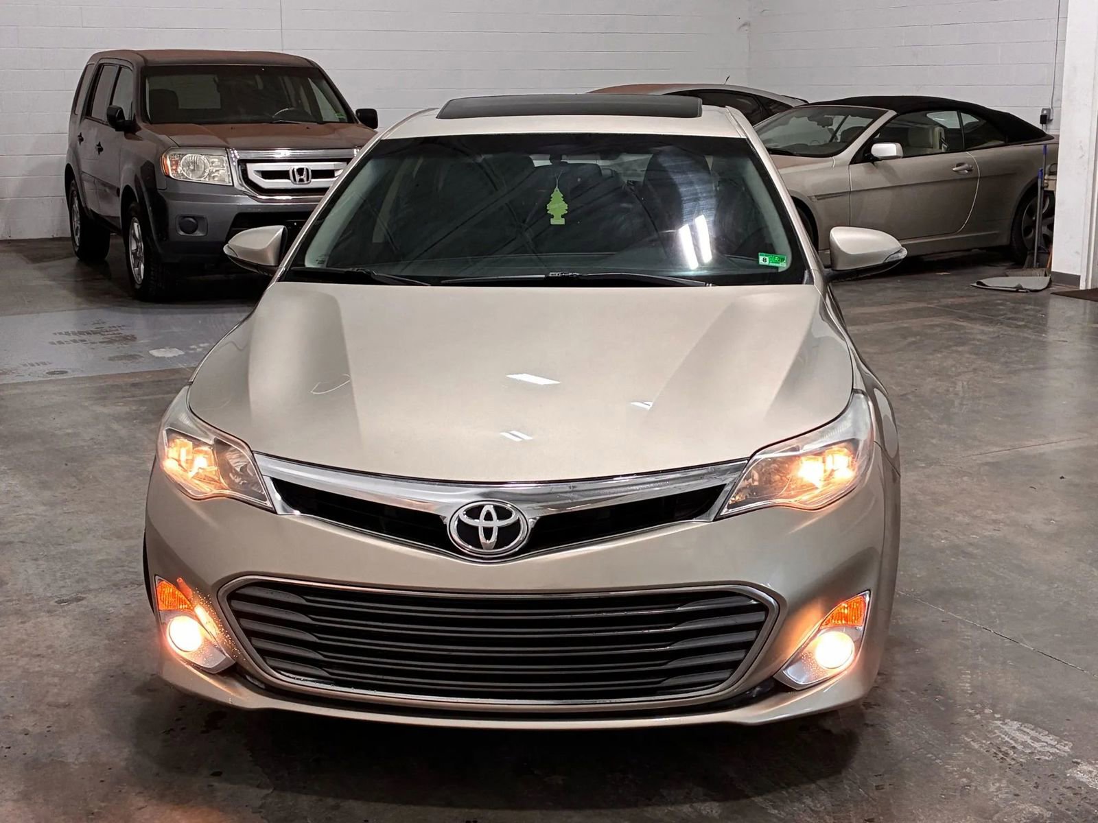 Used 2014 Toyota Avalon XLE Touring image 38