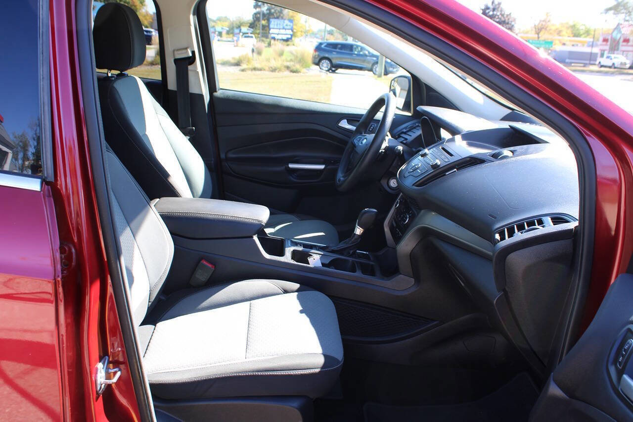 Used 2017 Ford Escape SE image 67