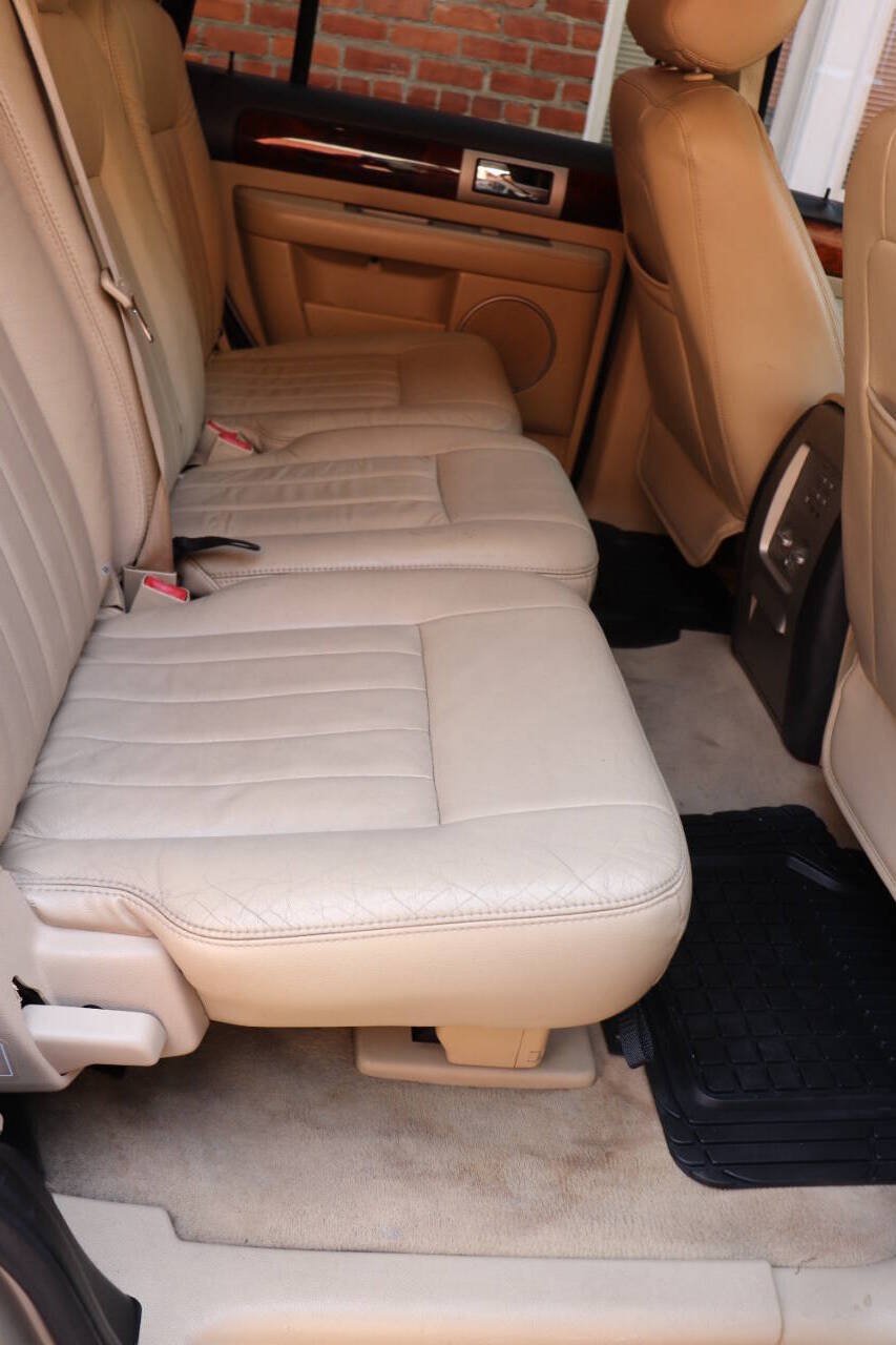 Used 2006 Lincoln Navigator Luxury RWD image 35
