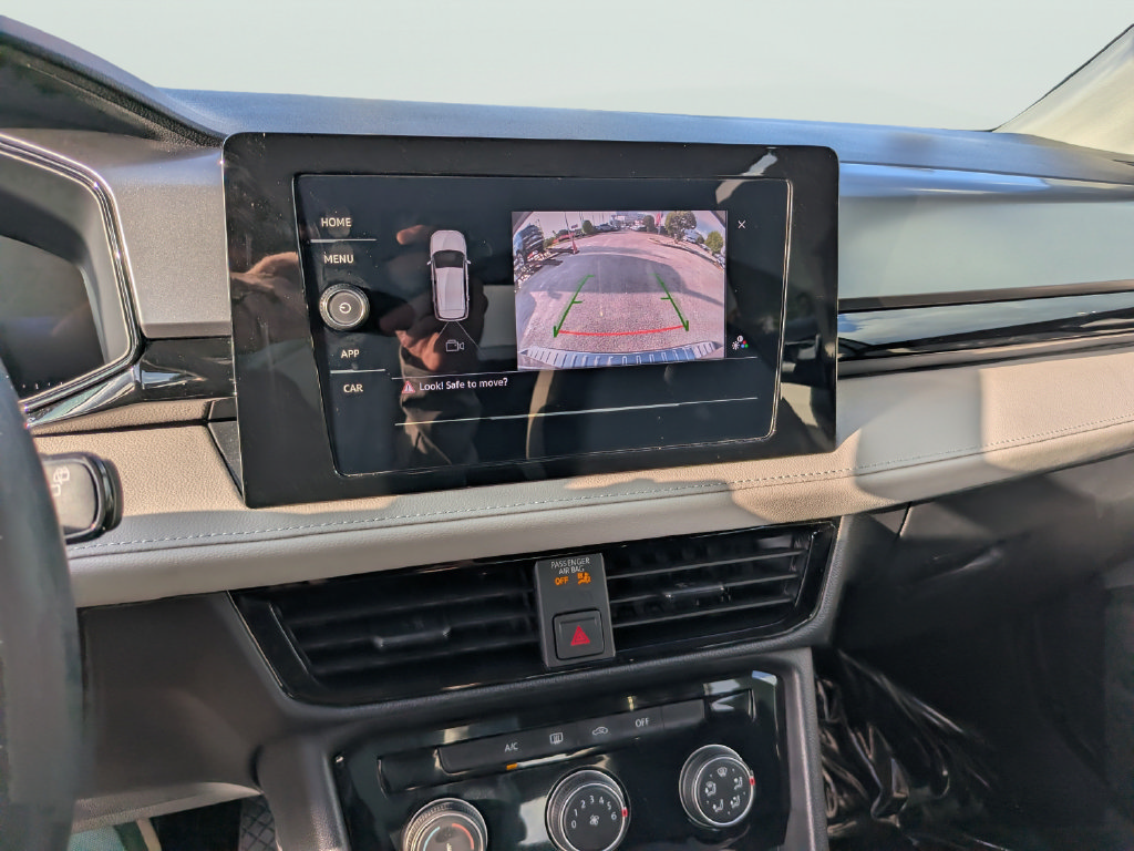 Certified 2025 Volkswagen Taos S FWD image 19