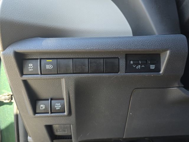 Used 2021 Toyota Sienna XLE image 27