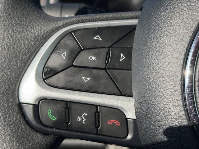 Used 2023 Jeep Renegade Latitude AWD/4WD image 18