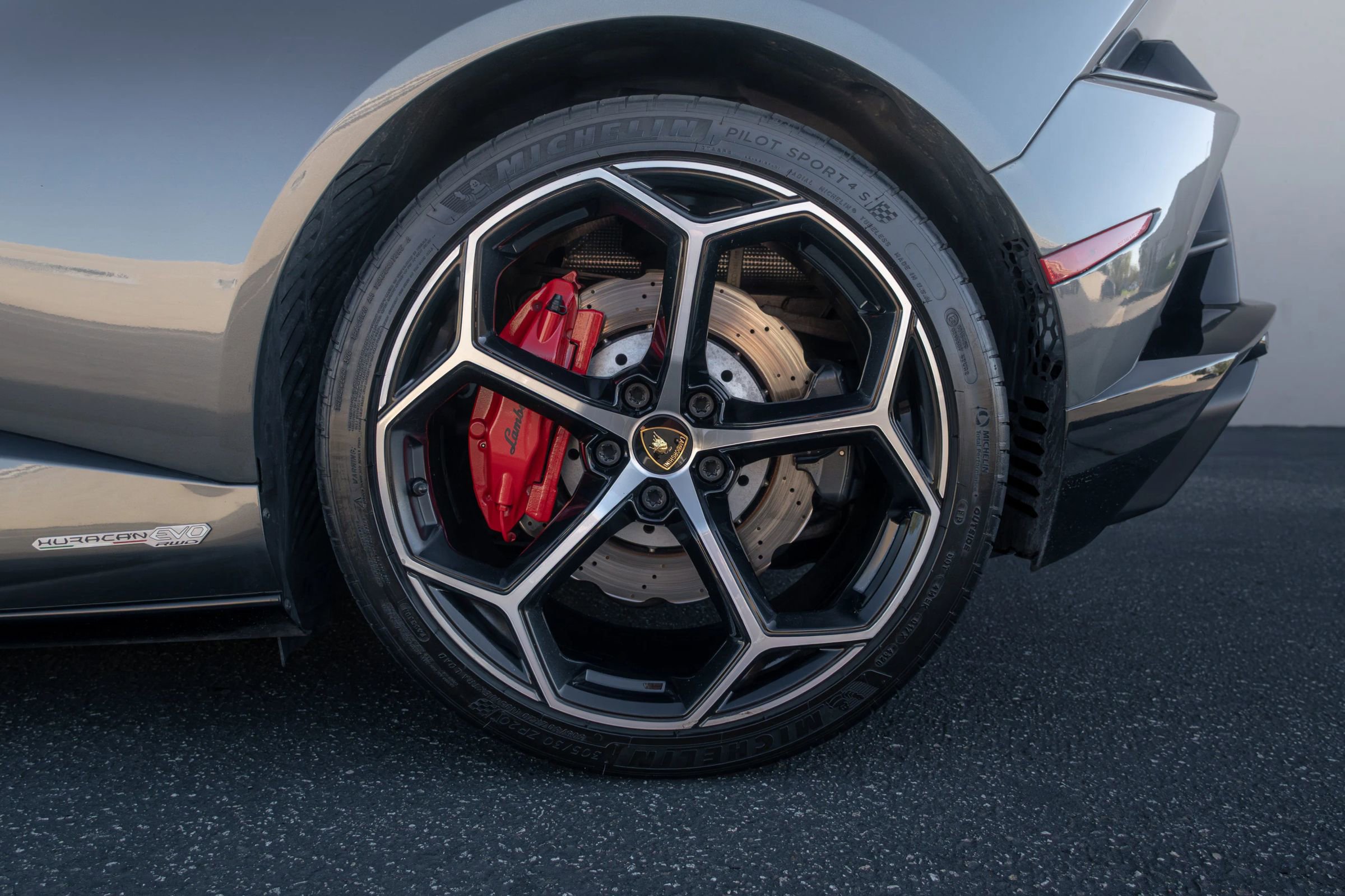 Used 2021 Lamborghini Huracan EVO image 41